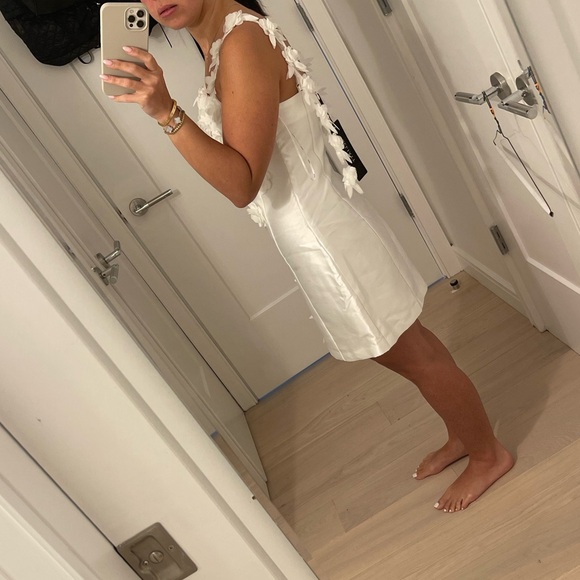 NWT ELLIATT Stevie Flower Applique Minidress White Size Small - Picture 2 of 9